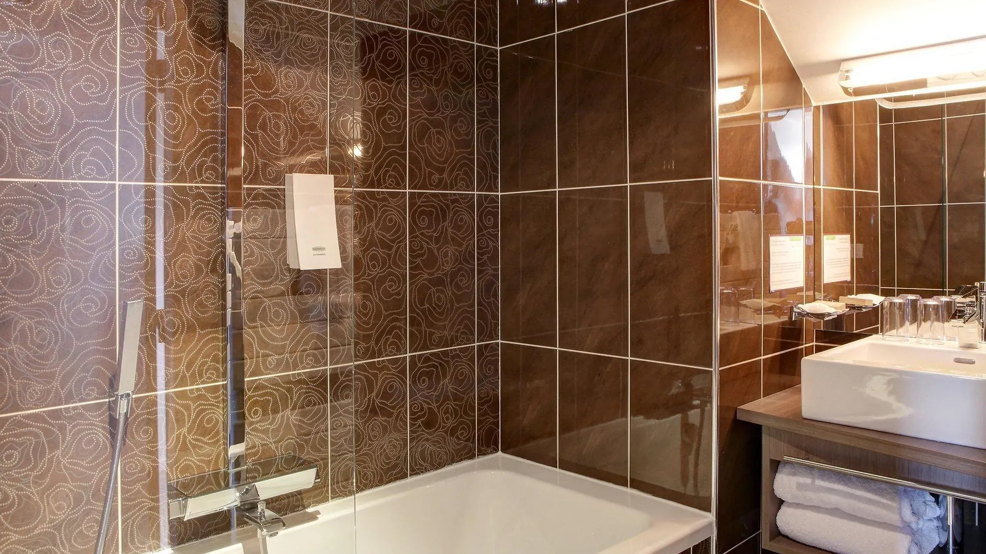 Hotel Le Benhuyc Binic Francja