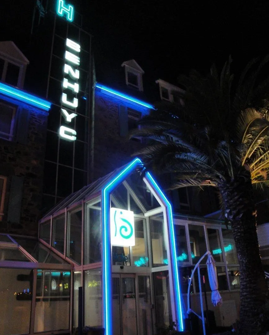 ***  Hotel Le Benhuyc Binic Francja