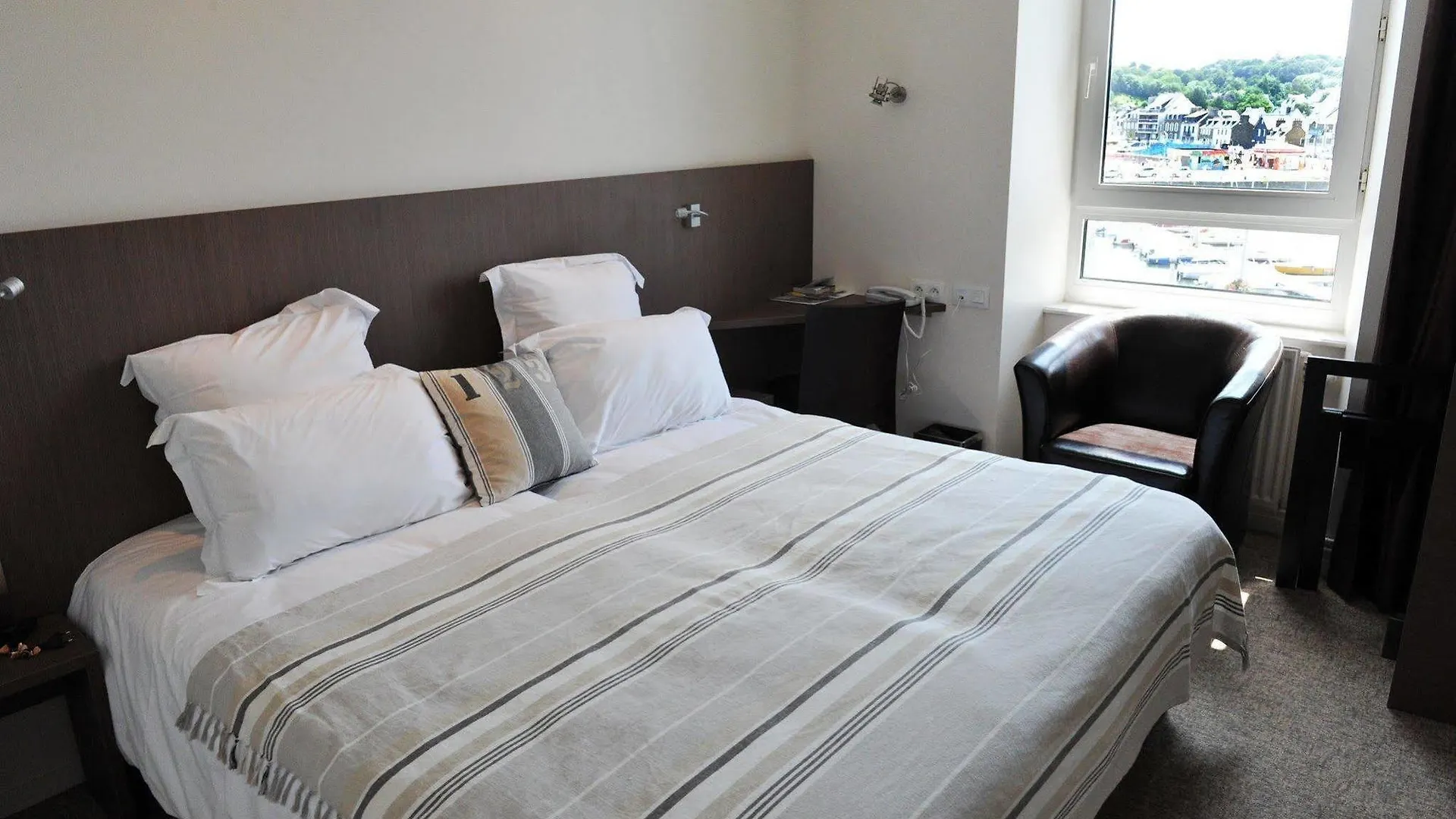 ביניק Hotel Le Benhuyc